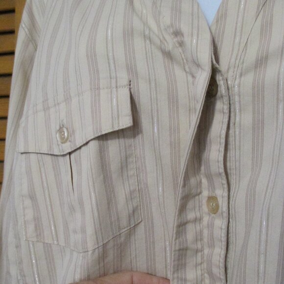DCC Woman Stretch top tan V neck button down 3/4 sleeve blouse like new size 2x - Picture 4 of 8